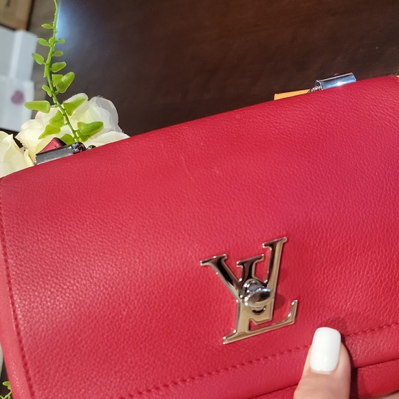 Authentic Louis Vuitton Lockme II BB Poppy chained bag - Picture 6 of 16